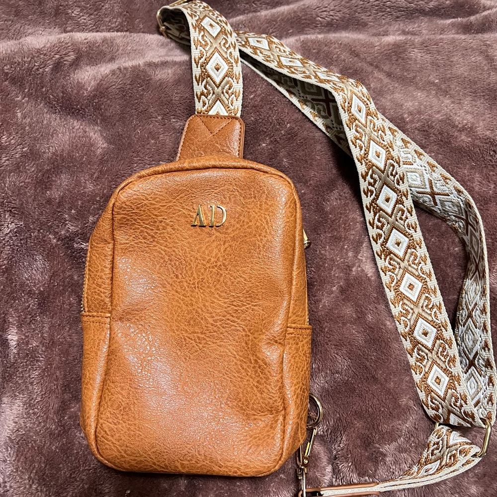 Brown Leather Crossbody Bag with Patterned Strap